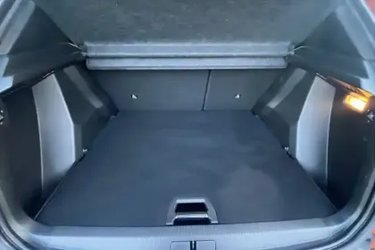 Photo 12 Peugeot 2008  PureTech 130 S&S BVM6