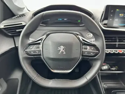 Photo 8 Peugeot 208  Electrique 50 kWh 136ch