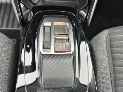 Photo 13 Peugeot 208  Electrique 50 kWh 136ch