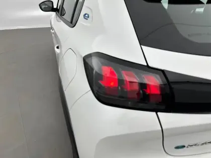 Photo 16 Peugeot 208  Electrique 50 kWh 136ch
