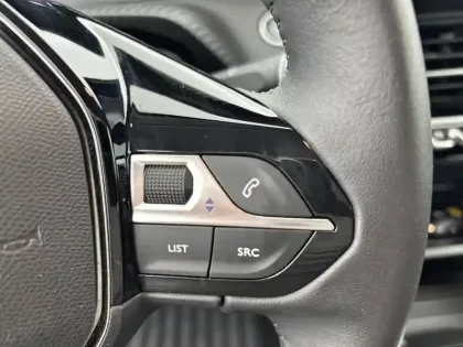 Photo 20 Peugeot 208  Electrique 50 kWh 136ch