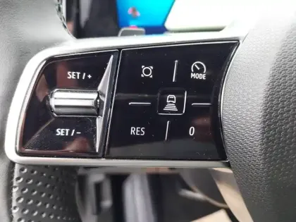 Photo 28 Renault Espace  E-Tech full hybrid 200 GSR2