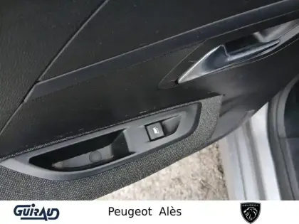 Photo 12 Peugeot 208  Electrique 50 kWh 136ch