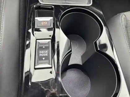 Photo 27 Peugeot 2008  PureTech 100 S&S BVM6