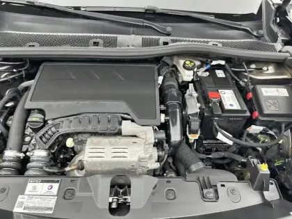 Photo 14 Peugeot 2008  PureTech 100 S&S BVM6