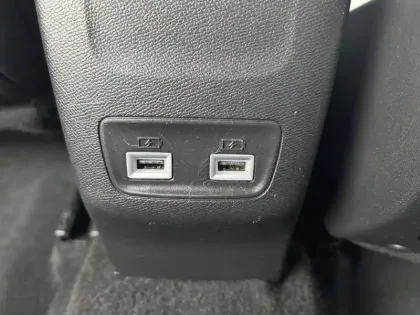 Photo 17 Peugeot 2008  PureTech 100 S&S BVM6