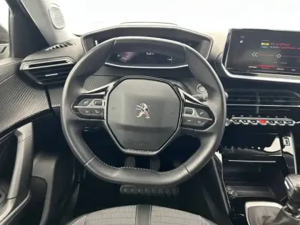 Photo 8 Peugeot 2008  PureTech 100 S&S BVM6