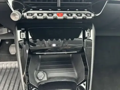 Photo 26 Peugeot 2008  PureTech 100 S&S BVM6