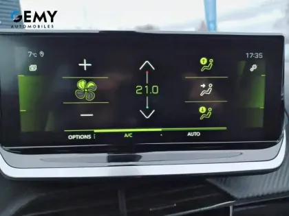 Photo 33 Peugeot 2008  PureTech 130 S&S BVM6