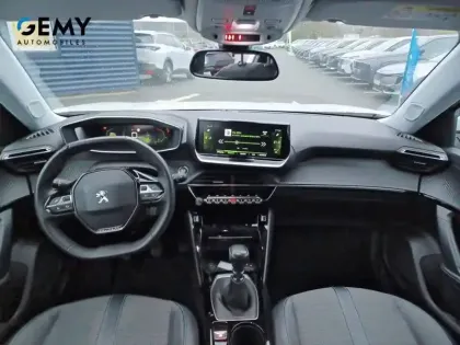 Photo 28 Peugeot 2008  PureTech 130 S&S BVM6