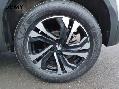 Photo 52 Peugeot 2008  PureTech 130 S&S BVM6