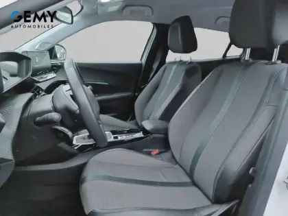 Photo 50 Peugeot 2008  PureTech 130 S&S BVM6