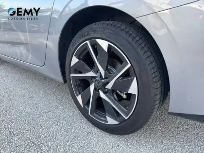 Photo 10 Peugeot 308  SW PureTech 130ch S&S EAT8