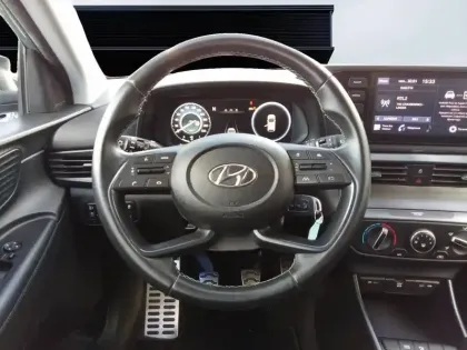 Photo 11 Hyundai Bayon  1.0 T-GDi 100 Hybrid 48V