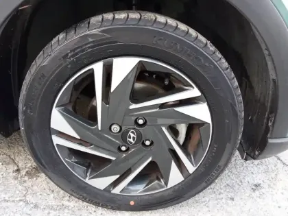 Photo 15 Hyundai Bayon  1.0 T-GDi 100 Hybrid 48V