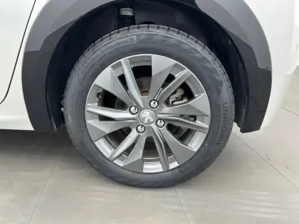 Photo 12 Peugeot 208  Electrique 50 kWh 136ch