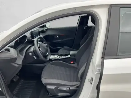 Photo 10 Peugeot 208  Electrique 50 kWh 136ch