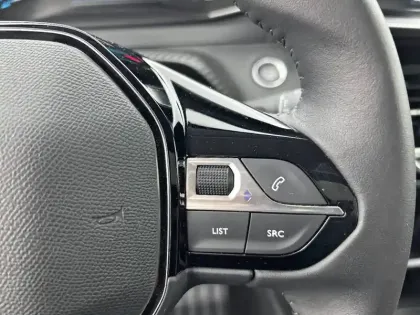 Photo 20 Peugeot 208  Electrique 50 kWh 136ch