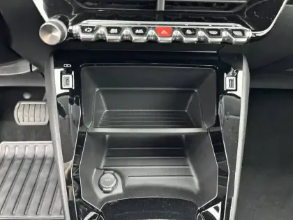 Photo 25 Peugeot 208  Electrique 50 kWh 136ch