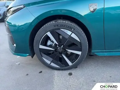 Photo 11 Peugeot 308  Electrique 55 kWh 156ch