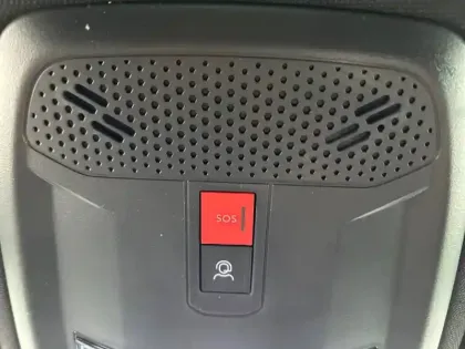 Photo 24 Peugeot 2008  Hybrid 145 e-DCS6