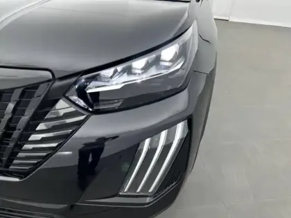 Photo 15 Peugeot 2008  Hybrid 145 e-DCS6