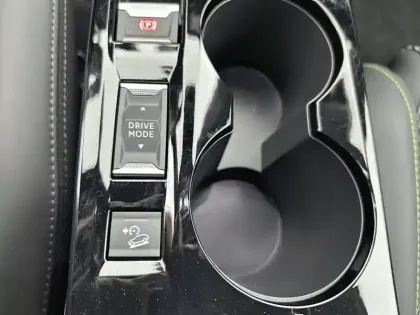 Photo 25 Peugeot 2008  Hybrid 145 e-DCS6