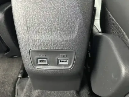 Photo 17 Peugeot 2008  Hybrid 145 e-DCS6