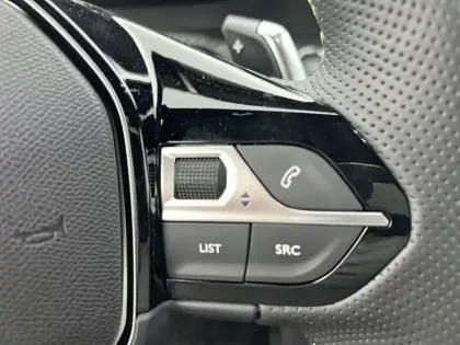 Photo 20 Peugeot 2008  Hybrid 145 e-DCS6