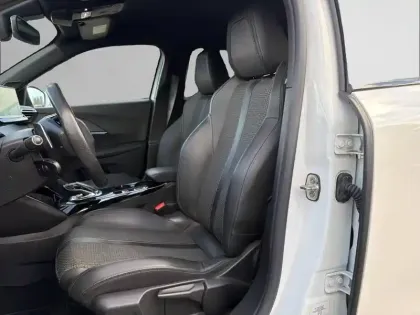 Photo 10 Peugeot 2008  BlueHDi 130 S&S EAT8