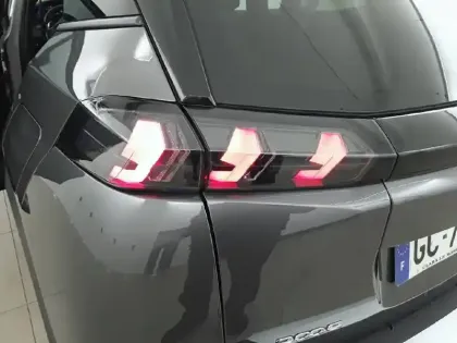 Photo 40 Peugeot 2008  PureTech 130 S&S EAT8