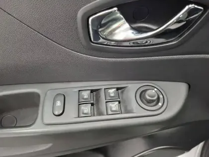 Photo 24 Renault Captur  TCe 90 Energy