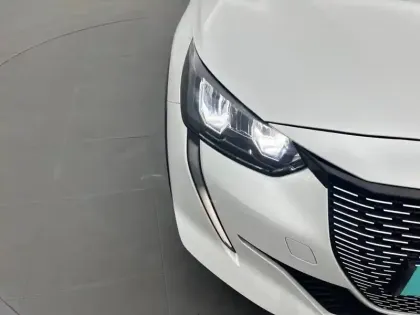 Photo 15 Peugeot 208  Electrique 50 kWh 136ch