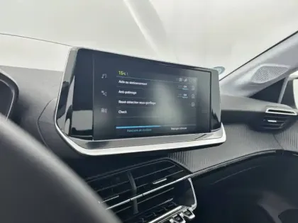 Photo 21 Peugeot 208  Electrique 50 kWh 136ch