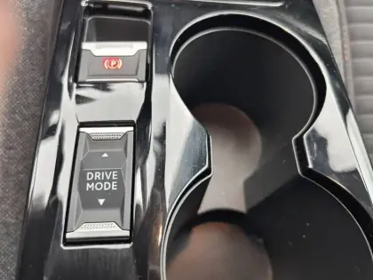 Photo 28 Peugeot 208  Electrique 50 kWh 136ch