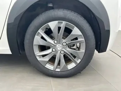 Photo 12 Peugeot 208  Electrique 50 kWh 136ch