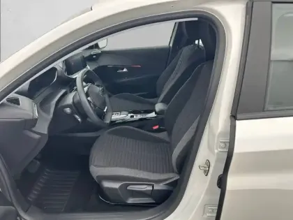 Photo 10 Peugeot 208  Electrique 50 kWh 136ch