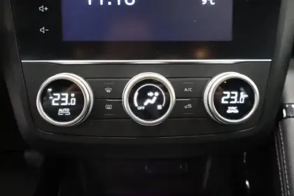 Photo 24 Renault Kadjar  Blue dCi 115