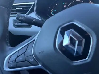 Photo 23 Renault Clio  E-Tech hybride 145