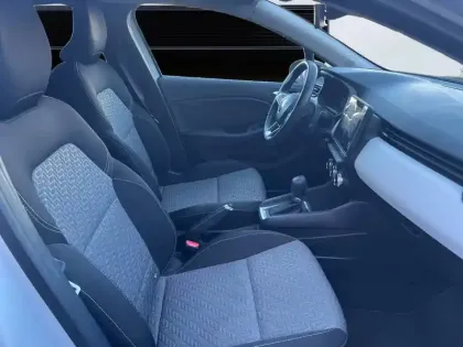 Photo 41 Renault Clio Gén. V (BJA) Ph1 NG Evolution 5