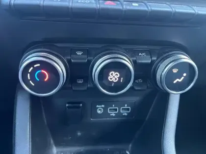 Photo 47 Renault Clio Gén. V (BJA) Ph1 NG Evolution 5