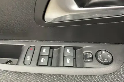 Photo 49 Peugeot 208  100 S&S BVM6