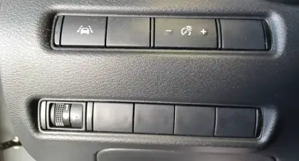 Photo 26 Nissan Juke  HYBRID 143