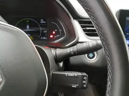 Photo 29 Renault Captur  E-Tech full hybrid 145