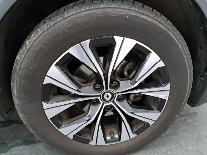 Photo 14 Renault Captur  E-Tech full hybrid 145