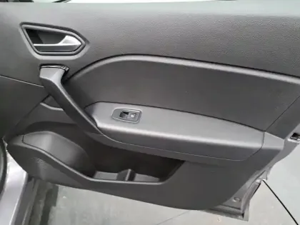 Photo 24 Renault Captur  E-Tech full hybrid 145