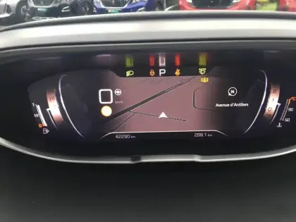 Photo 16 Peugeot 5008  PureTech 130ch S&S EAT8