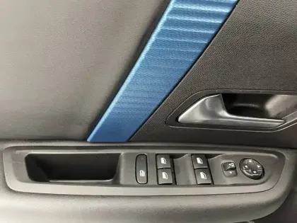 Photo 32 Citroën C4 e- 136 ch Automatique