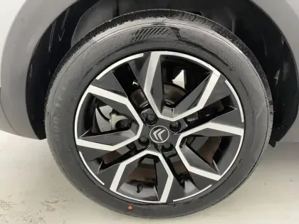 Photo 18 Citroën C4 e- 136 ch Automatique