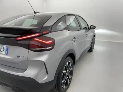 Photo 24 Citroën C4 e- 136 ch Automatique